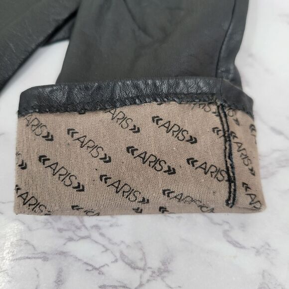 Aris Elegant Black Leather Driving Gloves with Silk Lining - Picture 9 of 12